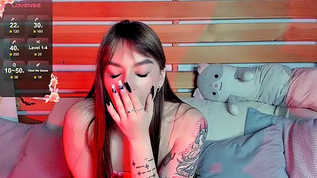 Emily Tylerr online show from 11-16-25, 01:28