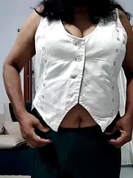 mallu-lover online show from 04-15-26, 01:23