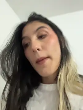 Snapshot of Sweetlolita chatting on 12-19-25, 11:12 Sweetlolita online show from 12-19-25, 11:12