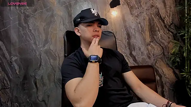 Eryonbradley online show from 02-10-26, 11:25