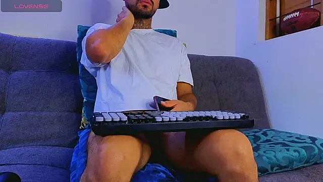 tomas smith1 online show from 04-17-26, 02:42