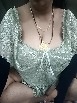 Snapshot of Bhabhiji1 chatting on 04-27-26, 06:28 Bhabhiji1 online show from 04-27-26, 06:28