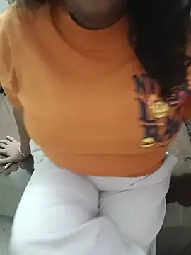 Snapshot of Bhabhiji1 chatting on 05-17-26, 01:40 Bhabhiji1 online show from 05-17-26, 01:40