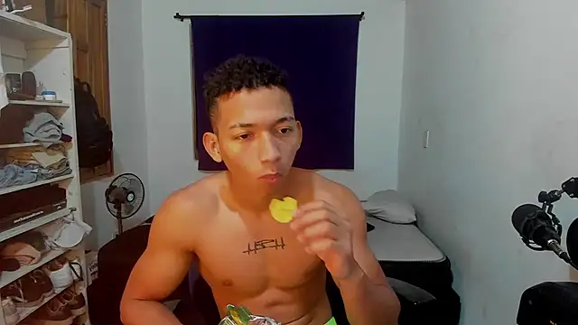 JuanchiT66 online show from 10-25-25, 03:58