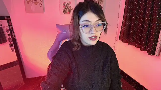 isaferrer06 online show from 12-04-25, 04:11