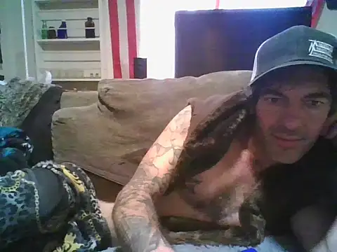 Snapshot of theboobietrap chatting on 10-11-25, 04:38 theboobietrap online show from 10-11-25, 04:38