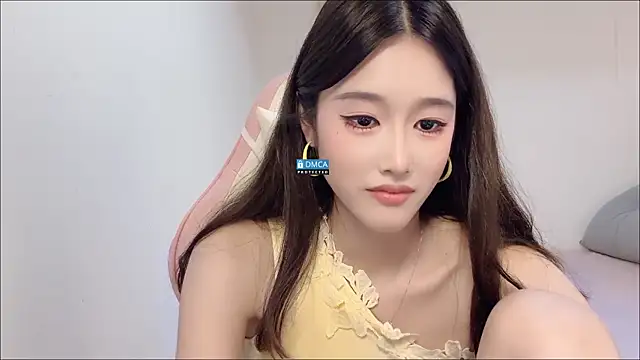 Snapshot of R_R6 chatting on 09-14-25, 07:35 R R6 online show from 09-14-25, 07:35