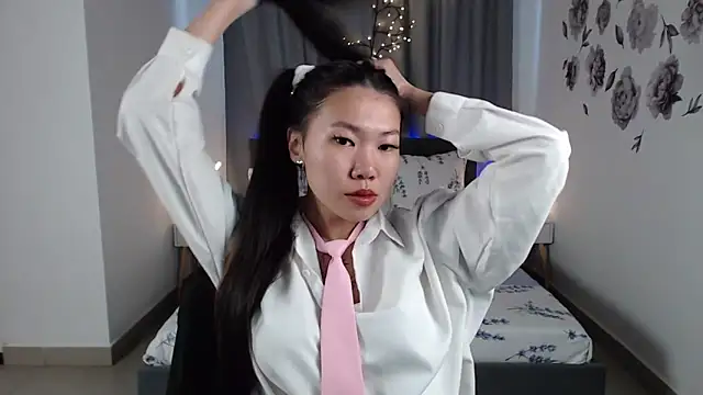 LunaPurrr online show from 09-13-25, 11:15