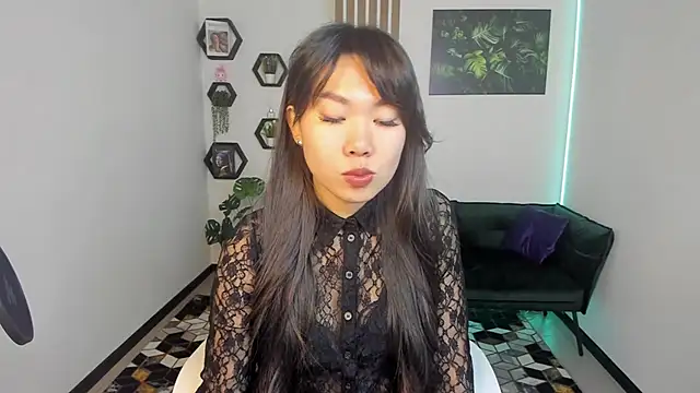 LunaPurrr online show from 10-10-25, 11:26