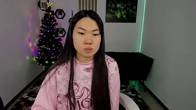 LunaPurrr online show from 12-22-25, 11:02