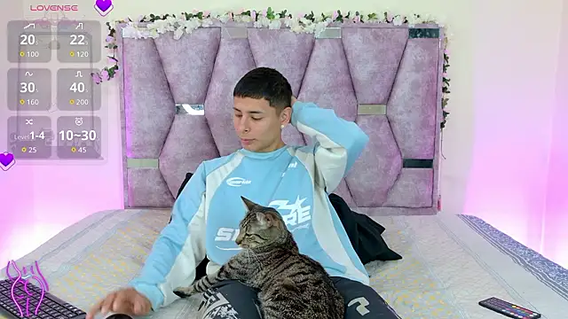 lana and liam  online show from 02-14-26, 10:23