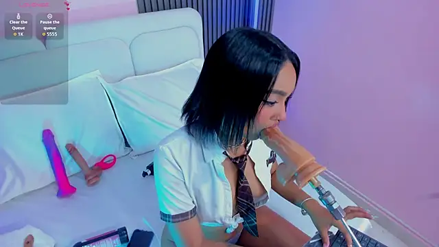 Clawdeen  wolf online show from 04-14-26, 07:53