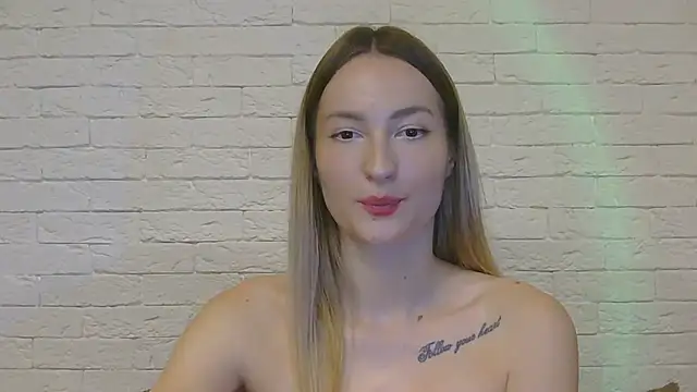 Snapshot of Alice_Sweet_01 chatting on 11-18-25, 02:43 Alice Sweet 01 online show from 11-18-25, 02:43