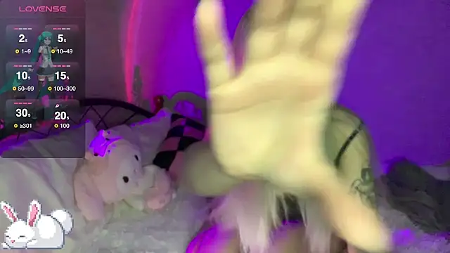 Snapshot of Elaincutee chatting on 09-24-25, 07:17 Elaincutee online show from 09-24-25, 07:17