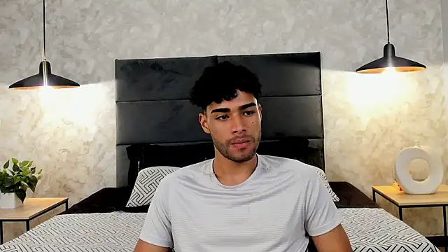 RaphaelDufort online show from 10-10-25, 11:37