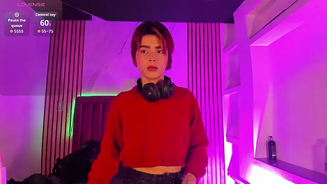 Snapshot of DannysaStar chatting on 09-17-25, 07:37 DannysaStar online show from 09-17-25, 07:37