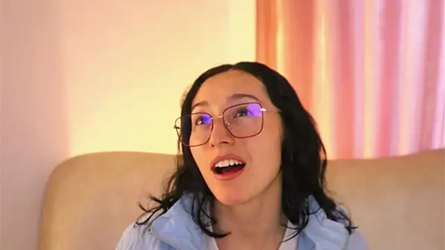 Snapshot of Ginevra_esposito chatting on 05-19-26, 12:55 Ginevra esposito online show from 05-19-26, 12:55