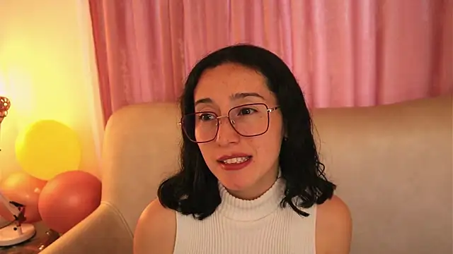 Snapshot of Ginevra_esposito chatting on 05-27-26, 02:14 Ginevra esposito online show from 05-27-26, 02:14