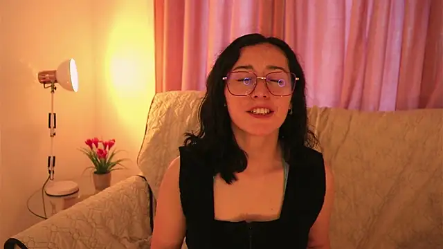 Snapshot of Ginevra_esposito chatting on 06-01-26, 01:13 Ginevra esposito online show from 06-01-26, 01:13