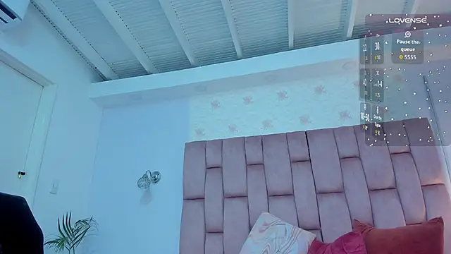 aishathornee online show from 09-18-25, 09:22