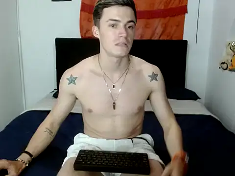 Snapshot of Ken_bigcock77 chatting on 09-24-25, 04:16 Ken bigcock77 online show from 09-24-25, 04:16