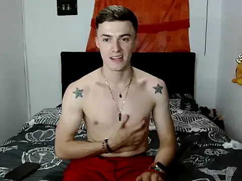 Snapshot of Ken_bigcock77 chatting on 10-04-25, 01:03 Ken bigcock77 online show from 10-04-25, 01:03