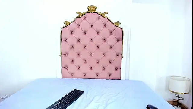 naia cox online show from 02-01-26, 03:49