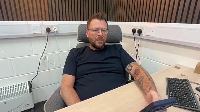 Snapshot of bilf1978 chatting on 03-03-26, 06:52 bilf1978 online show from 03-03-26, 06:52