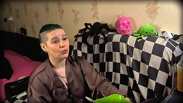 NeonNectar  online show from 11-30-25, 05:06