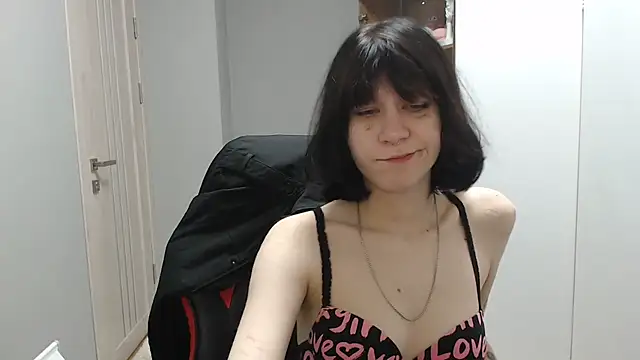 TinaQuiin online show from 10-13-25, 08:03