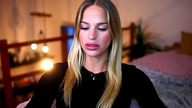 Emilyvanroessel online show from 11-19-25, 05:35