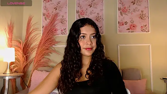 Snapshot of CurlyDani chatting on 09-18-25, 07:05 CurlyDani online show from 09-18-25, 07:05