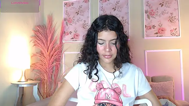 Snapshot of CurlyDani chatting on 09-24-25, 12:19 CurlyDani online show from 09-24-25, 12:19