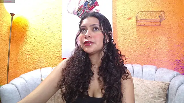 Snapshot of CurlyDani chatting on 10-22-25, 06:51 CurlyDani online show from 10-22-25, 06:51