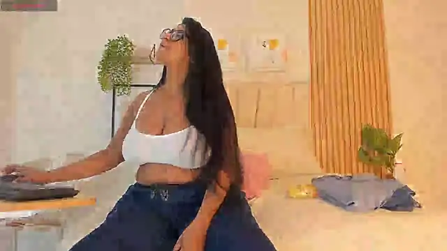  Miaa khalifa  online show from 05-28-26, 12:13