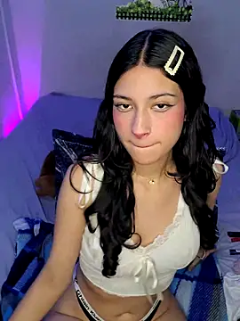 Snapshot of Danly_ chatting on 11-25-25, 03:17 Danly online show from 11-25-25, 03:17