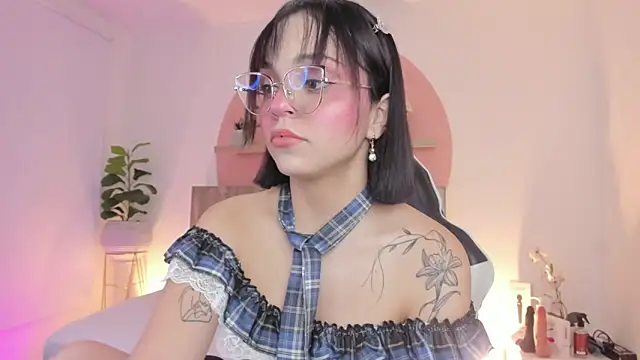 Clara Luu online show from 02-22-26, 02:45