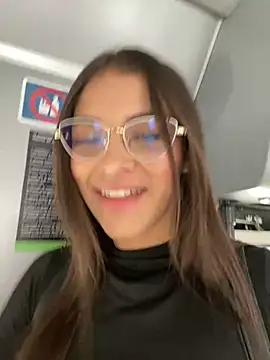 Hannacooper3 online show from 11-13-25, 06:29