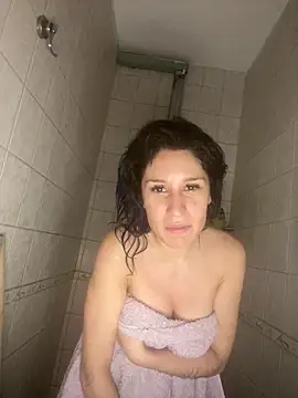 kendrafarq online show from 04-16-26, 08:04