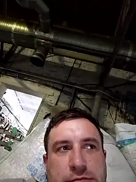 Snapshot of Ivandovxxxl_1010 chatting on 09-28-25, 06:35 Ivandovxxxl 1010 online show from 09-28-25, 06:35