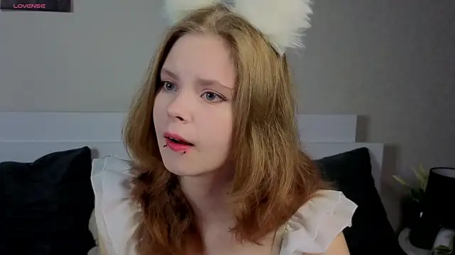 Snapshot of JulietteRain chatting on 06-27-26, 08:03 JulietteRain online show from 06-27-26, 08:03