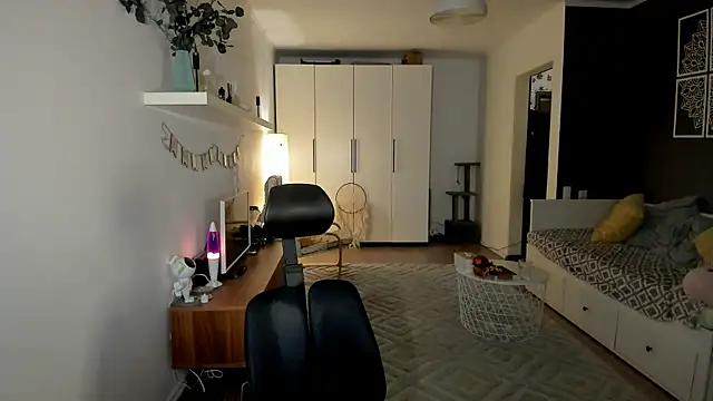 Snapshot of Bear_Beer130 chatting on 10-13-25, 04:29 Bear Beer130 online show from 10-13-25, 04:29