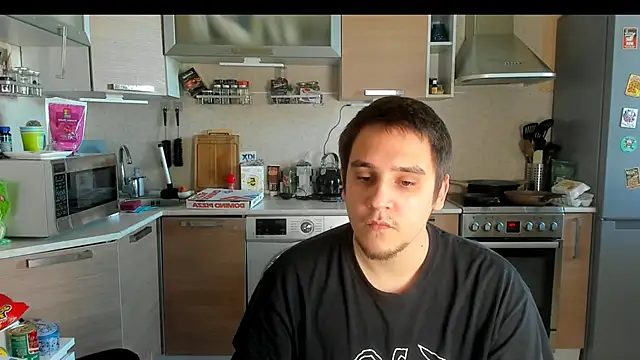 Snapshot of Bear_Beer130 chatting on 06-19-26, 04:11 Bear Beer130 online show from 06-19-26, 04:11
