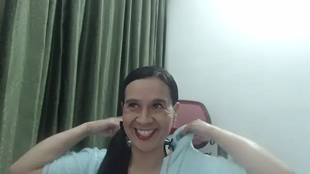 Aileendarkhot online show from 12-19-25, 04:08