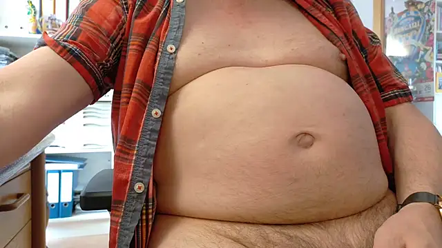 Snapshot of circus_bear@xh chatting on 06-09-26, 03:45 circus bearxh online show from 06-09-26, 03:45