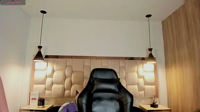 EmmaStonns online show from 03-31-26, 12:49