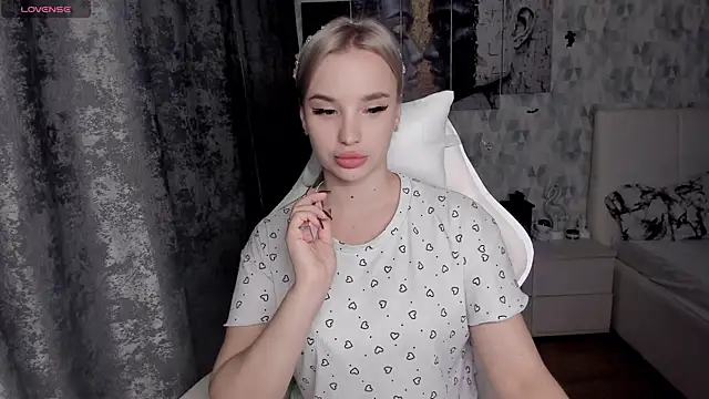 KiraKrox online show from 11-03-25, 07:37