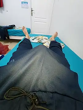 RaoufDz17cm online show from 10-17-25, 07:16