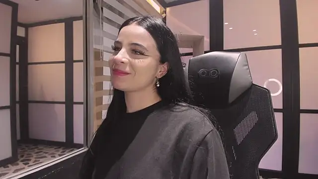 Snapshot of ChannelWhite_ chatting on 09-21-25, 11:39 ChannelWhite online show from 09-21-25, 11:39