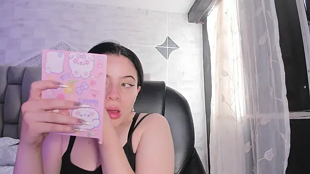 Snapshot of ChannelWhite_ chatting on 09-26-25, 09:30 ChannelWhite online show from 09-26-25, 09:30